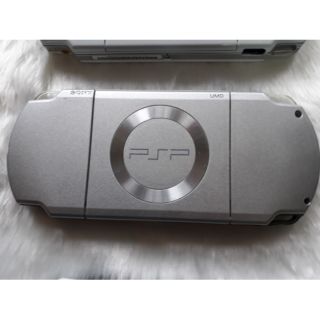Máy chơi game cầm tay PSP2k