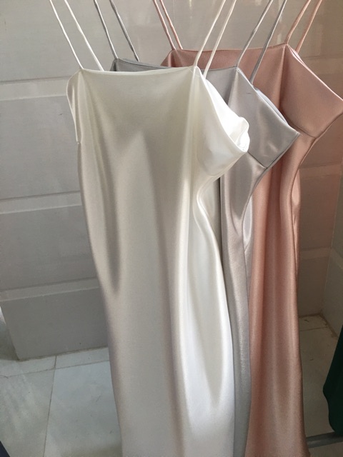 Đầm vải lụa 2 dây video tự quay | BigBuy360 - bigbuy360.vn