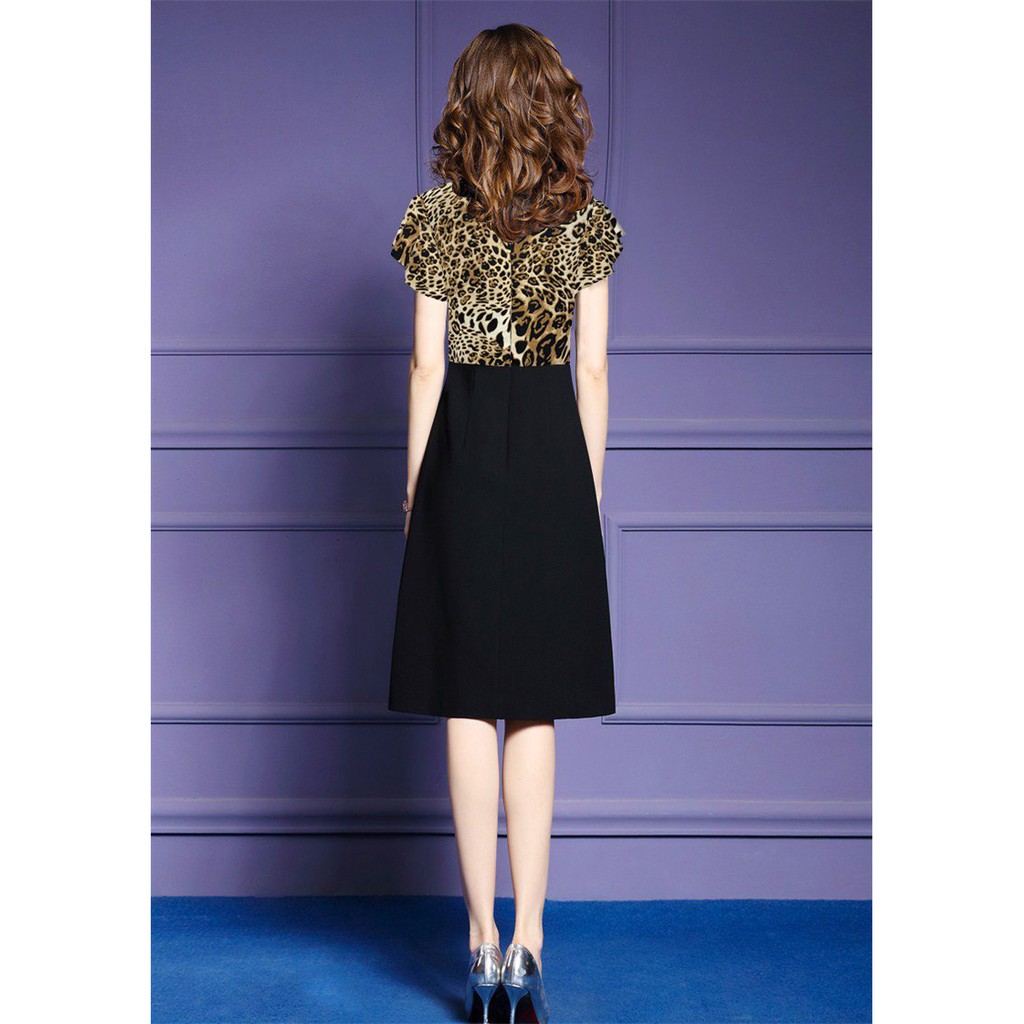 GOTI – Đầm Suông Trung Niên Nhiều Size Kiểu Chữ A Dành Cho Mẹ In Hoạ Tiết Beo Phối Viền Cổ 3299