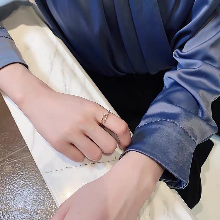 Nhẫn đeo tay kim loại mặt hình ngôi sao đính đá xinh xắn thời trang cho nữ