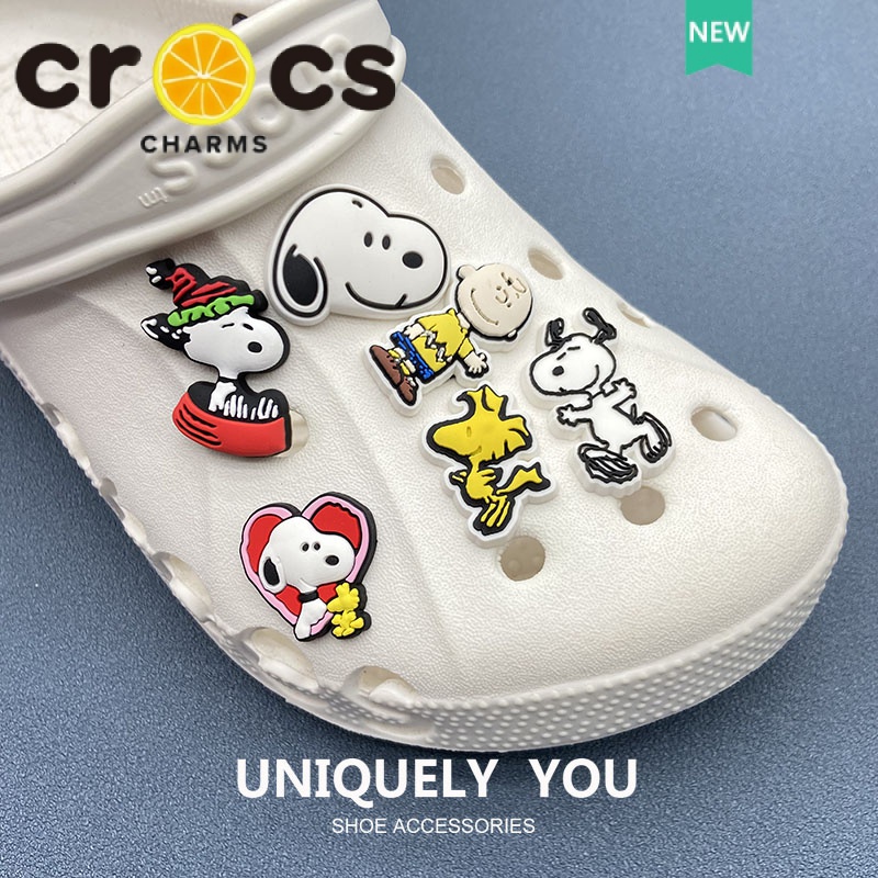 Móc Khóa Gắn Giày Crocs Hình Chú Chó Snoopy Dễ Thương DIY