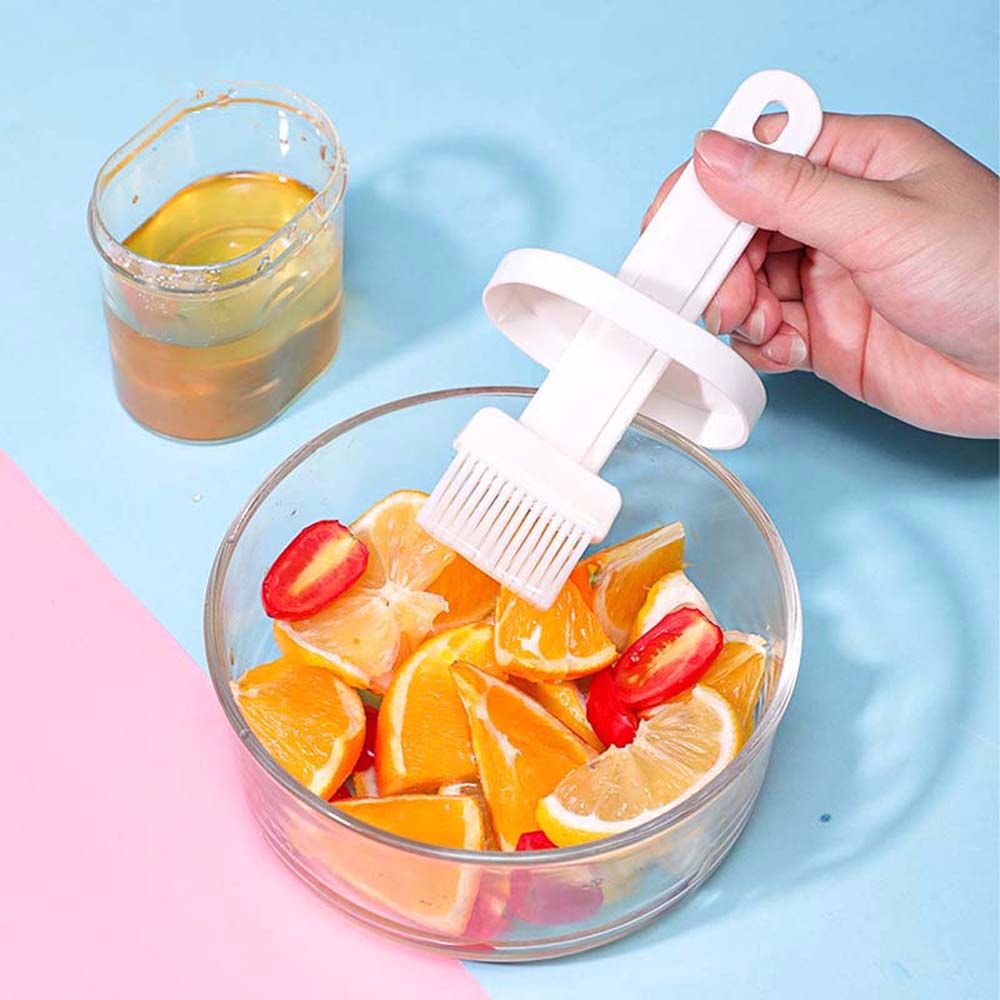 Cọ phết và chai đựng dầu bằng nhựa thiết kế nhỏ gọn tiện dụng