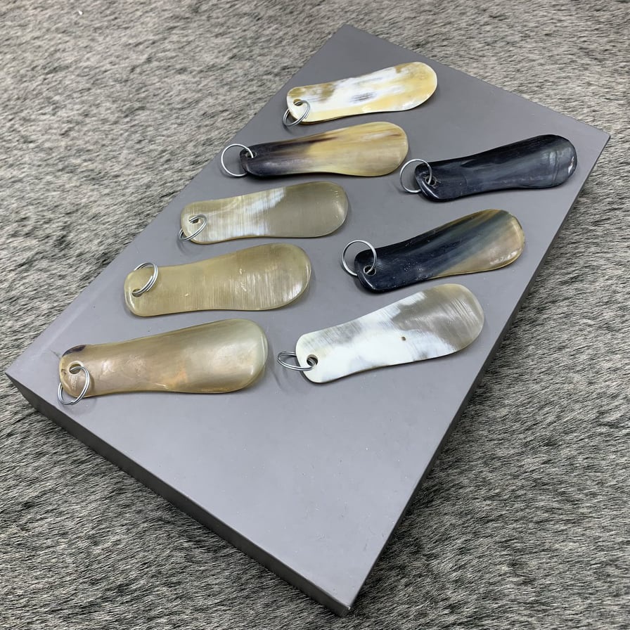 Đón Gót Giày Được Làm Từ Sừng Trâu Tạo Thành,Móc Chìa Khóa Tiện Lợi Khi Sử Dụng.