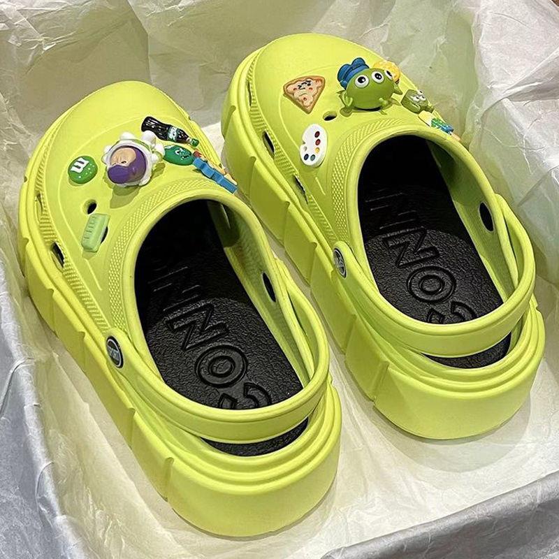 Xăng đan bít mũi đế dày thoáng khí họa tiết hoạt hình thời trang xuân hè 2022 cho nữ