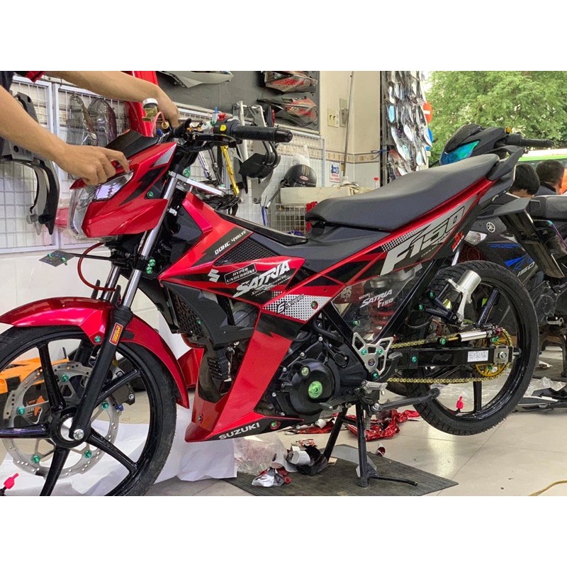 Tem rời Satria đỏ đen mẫu dán tại tiệm  -1