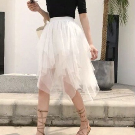 Chân Váy Xếp Ly voan đen trắng Chữ A Dáng ngắn Váy Thiết Kế Xẻ Quyến Rũ | BigBuy360 - bigbuy360.vn