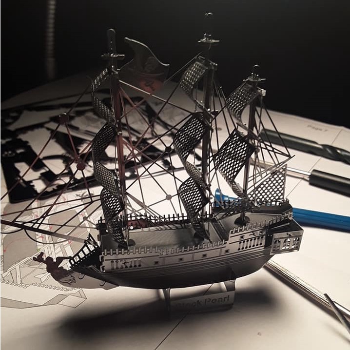 Mô Hình Kim Loại Lắp Ráp 3D Metal Mosaic Tàu Ngọc Trai Đen Black Pearl