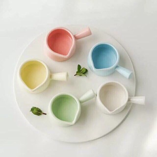 Bát sứ hình gáo nước