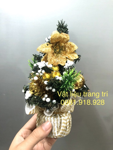 Cây thông mini trang trí giáng sinh (cao 20cm) loại nhỏ