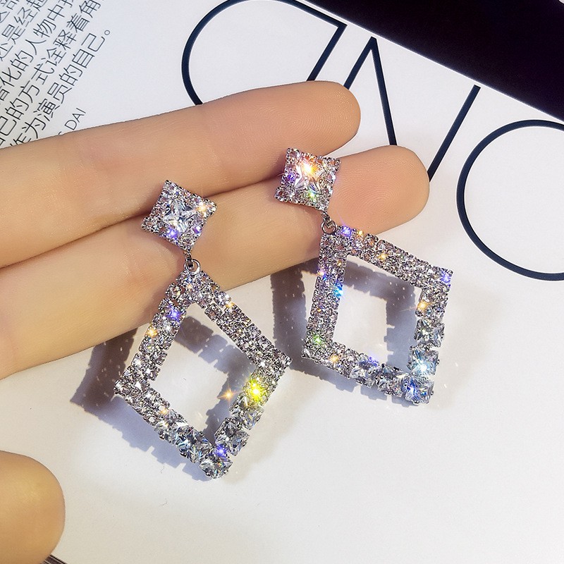 Bông tai nữ đính đá lấp lánh pha lê siêu xinh sang chảnh quyến rũ nhiều kiểu dáng TB251 - TOBI'SHOP