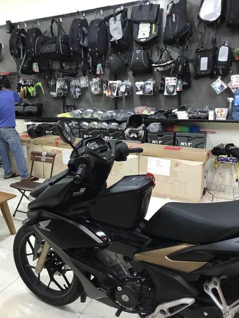 Thùng giữa Givi G12N kèm Pát Zin WinnerX