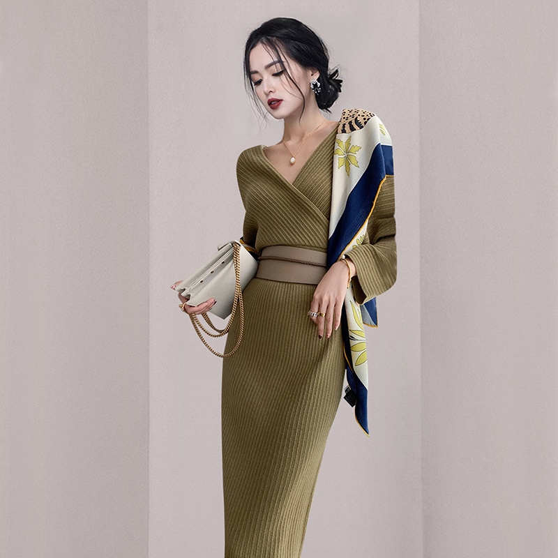 Đầm len tay cánh dơi thời trang cho nữ