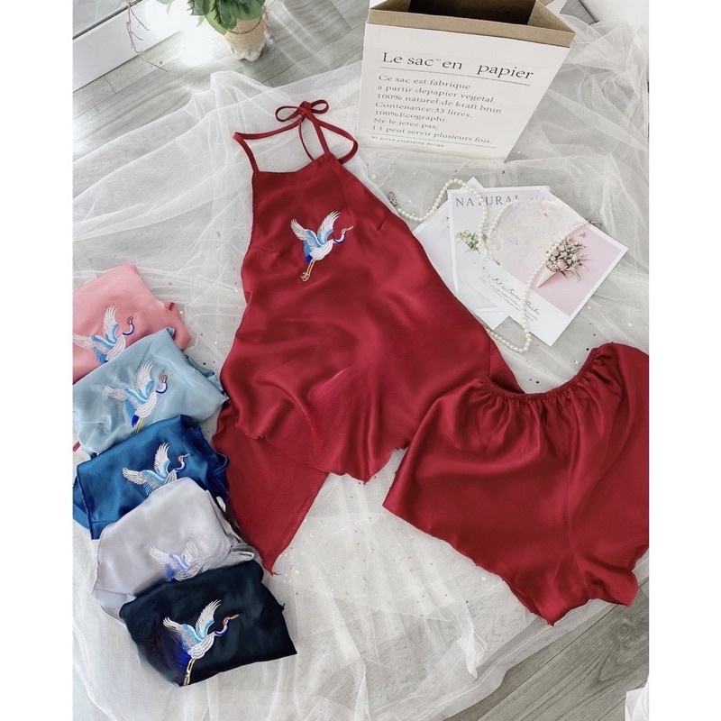 Đồ ngủ 2 dây sexy, Đồ ngủ áo yếm sexy thêu hạc chất satin mềm Freesize dưới 55kg