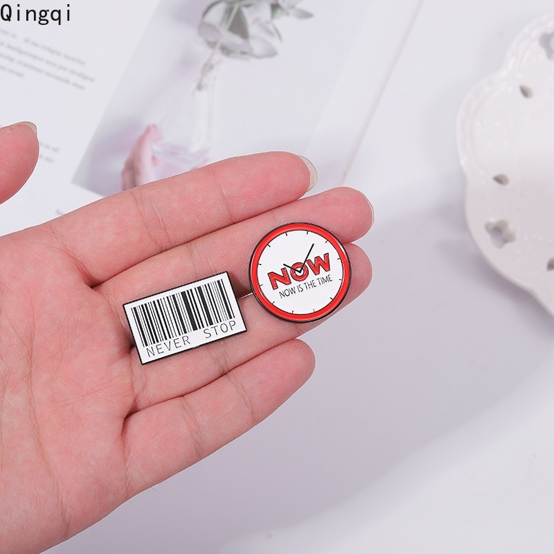 Ghim cài áo Miss Zoe tráng men họa tiết chữ just keep going life độc đáo