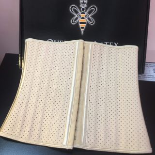 Latex thông hơi giảm eo