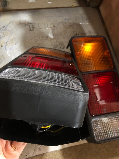 Combo 3 đôi đèn hậu dành cho xe ô tô 2,5 tấn(phụ tùng ô tô)