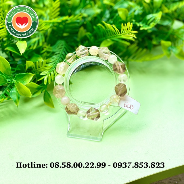 Vòng chuỗi màu trắng, khói