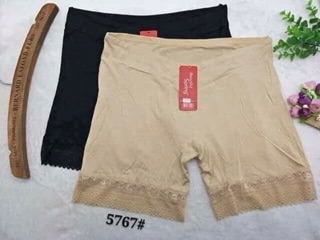 Quần đùi mặc váy dành cho bà bầu