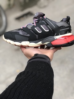 Giày track đen gót đỏ (1:1) đủ size full phụ kiện