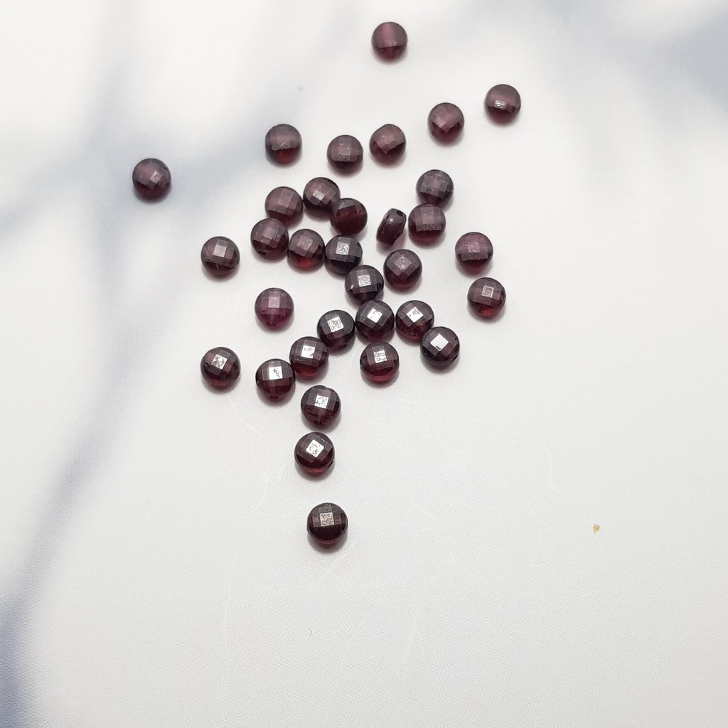 Hạt lẻ đá phong thủy Garnet cắt giác tròn 4li