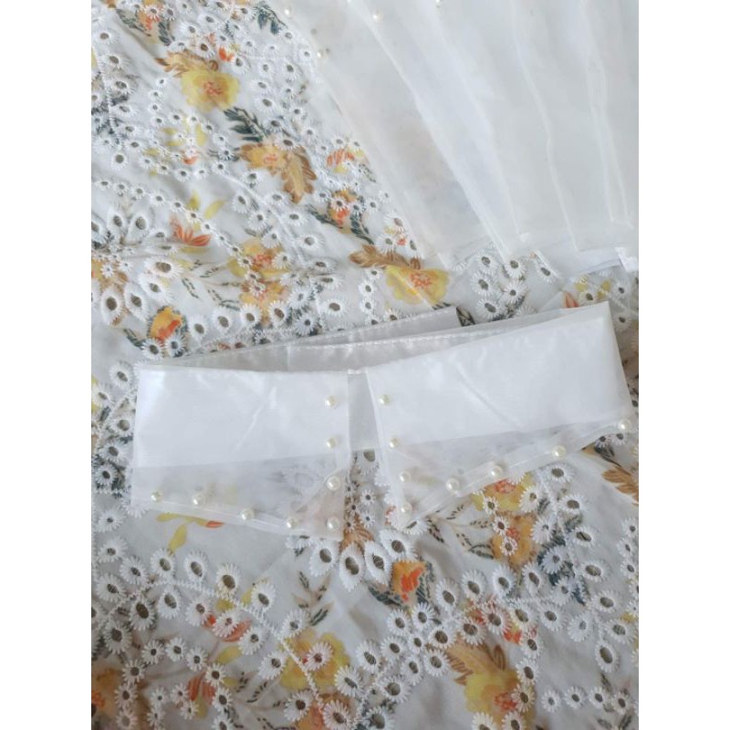 cổ áo đính hạt