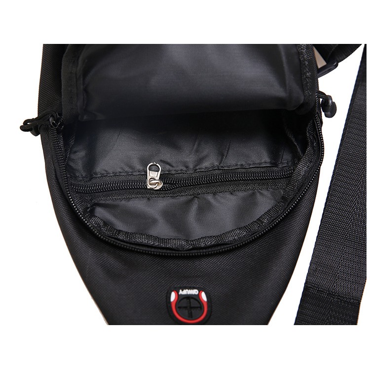 Túi đeo chéo phong cách thời trang trẻ trung năng động