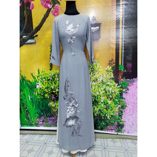Áo dài lam thêu hoa - đi lễ chùa