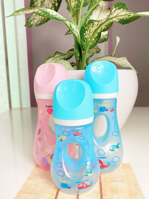 Bình sữa tay cầm khoét lỗ Babu Baby 150ml và 240ml Nhật Bản