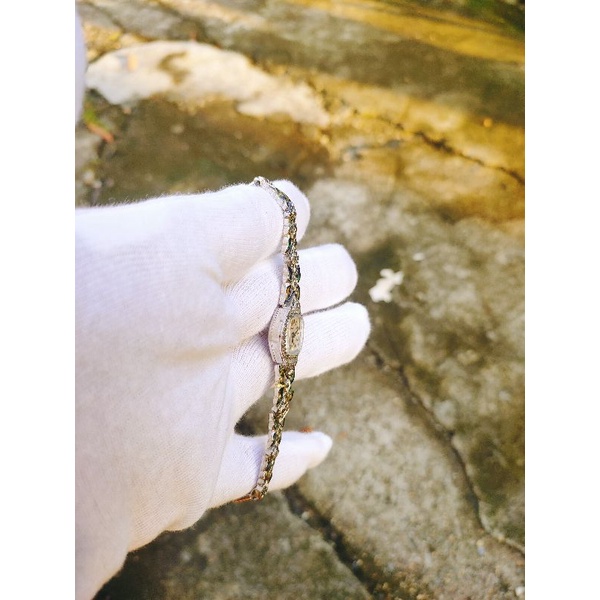 Đồng hồ nữ opal thụy sĩ, máy pin, đá opal mang lại may mắn cho người đeo, size 20mm, dây khóa zin, độ mới 95%