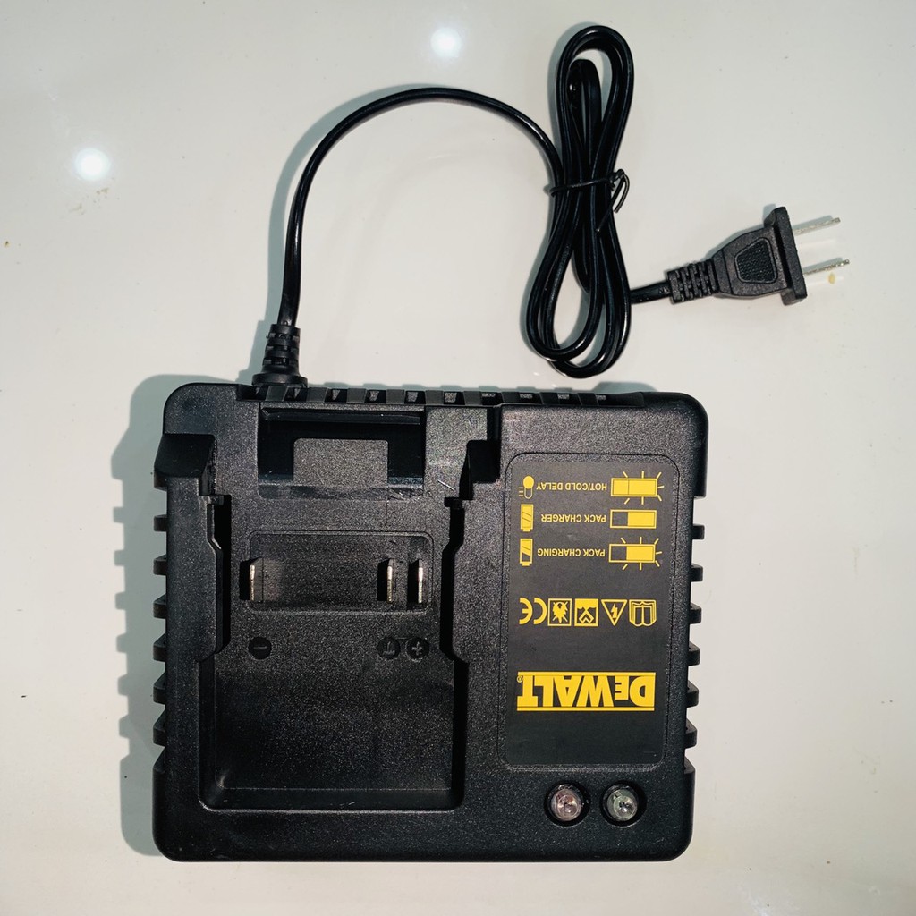 Sạc Đế Trượt Pin 18V - 21V Sử Dụng Chân MAKITA Mạch Adapter