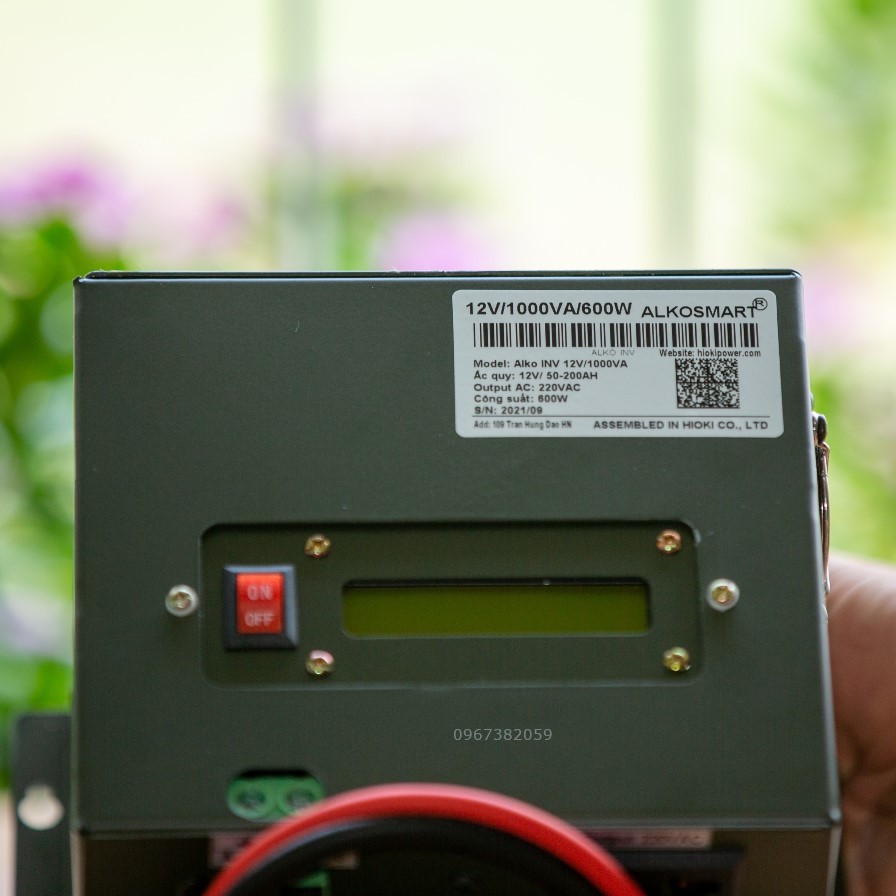 Máy kích điện 12V lên 220V Sóng Sine chuẩn tinh khiết hàng NHẬT BẢN 1000VA/ 600W Kiêm sạc bình ắc quy tự ngắt