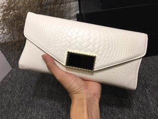 Bóp cầm tay Cluth