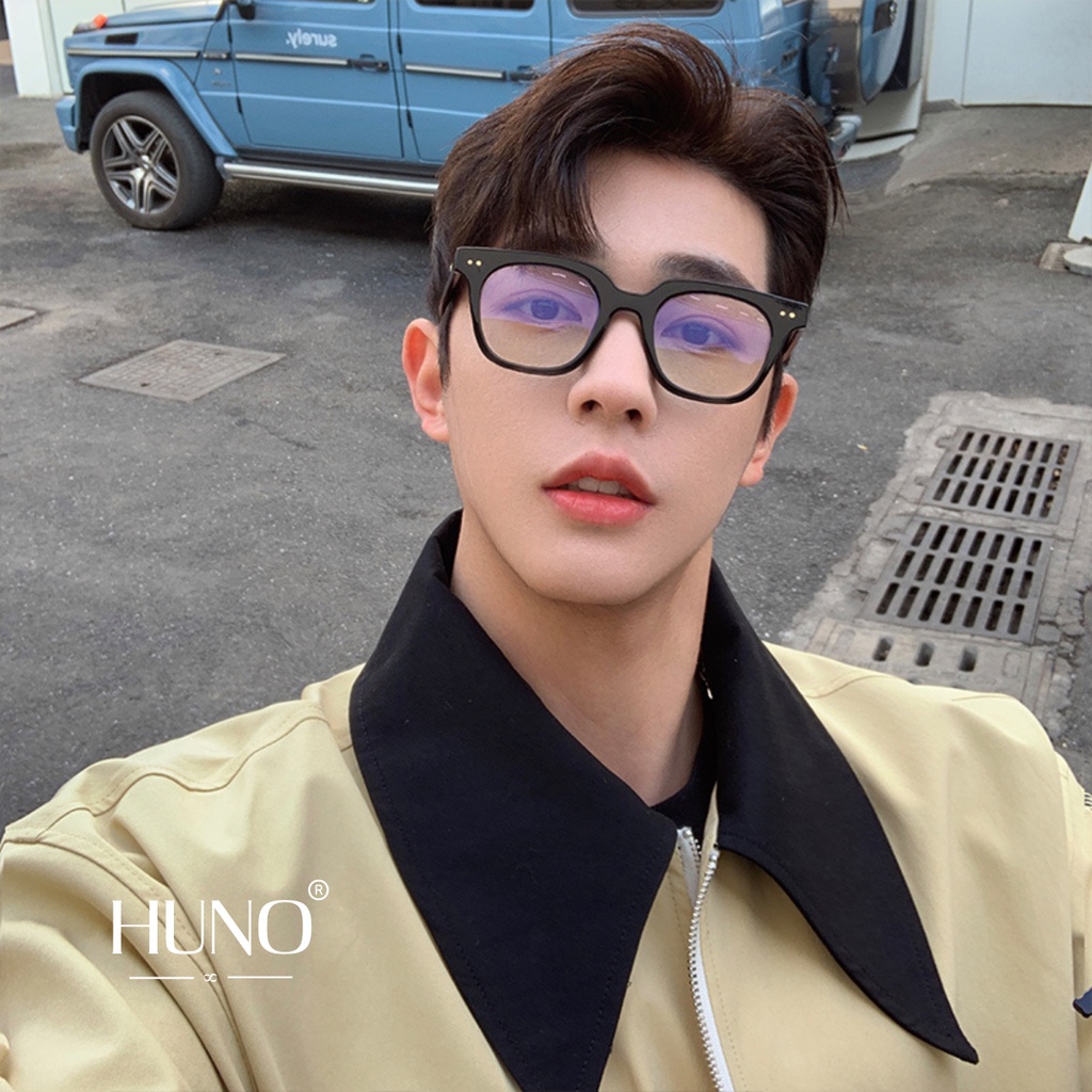Kính râm nam, nữ HUNO HOT 2023 thiết kế FORM vuông vắn cùng với hai chấm tạo điểm cuốn hút cho kính - KR43