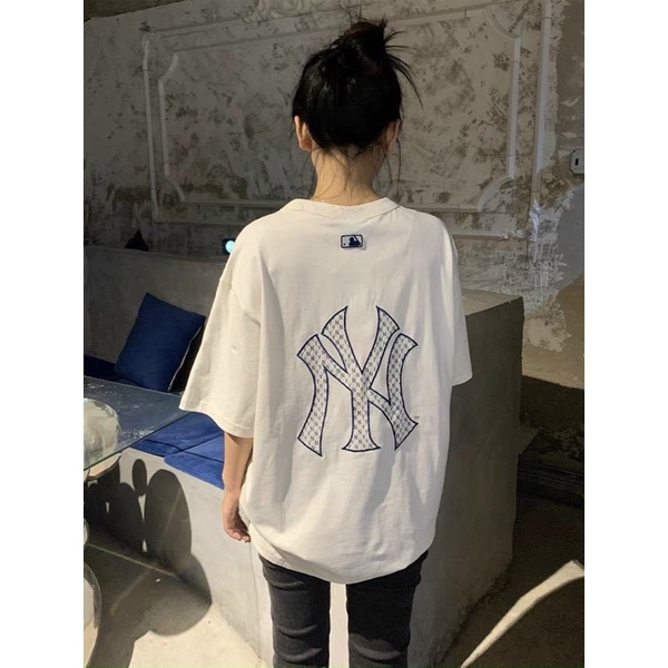 Áo Trắng MONOGRAM LOGO BACK TEE