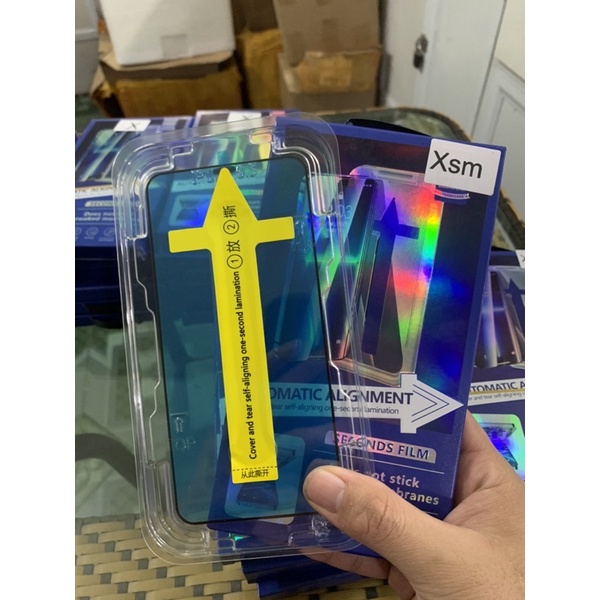 cường lực iphone có khung viền tự dán + tặng mèo thần tài