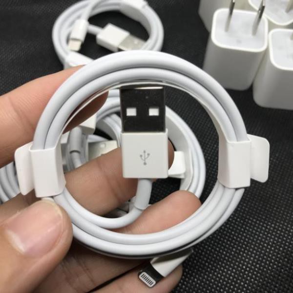 Cáp sạc iPhone Apple Lightning theo máy Xs - BH 12 tháng - chính hãng