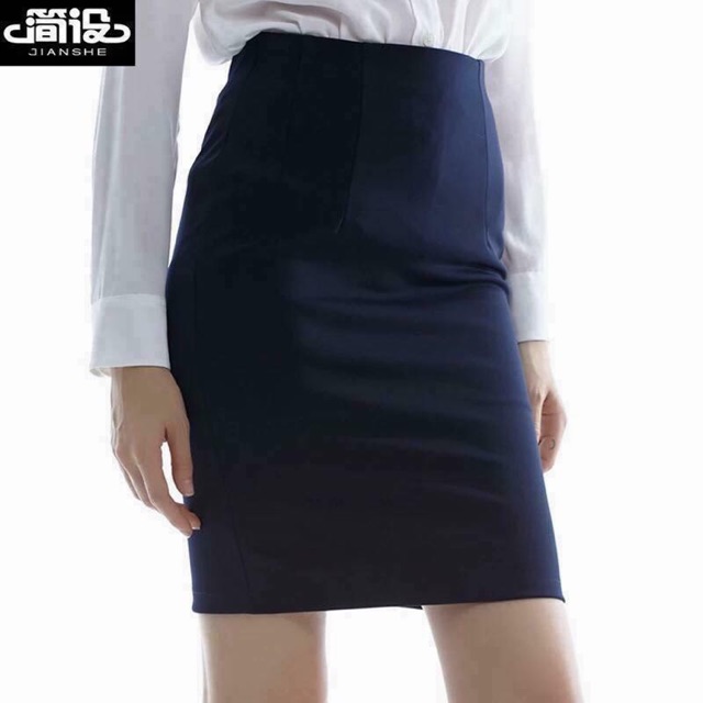 Chân váy bút chì có quần bên trong