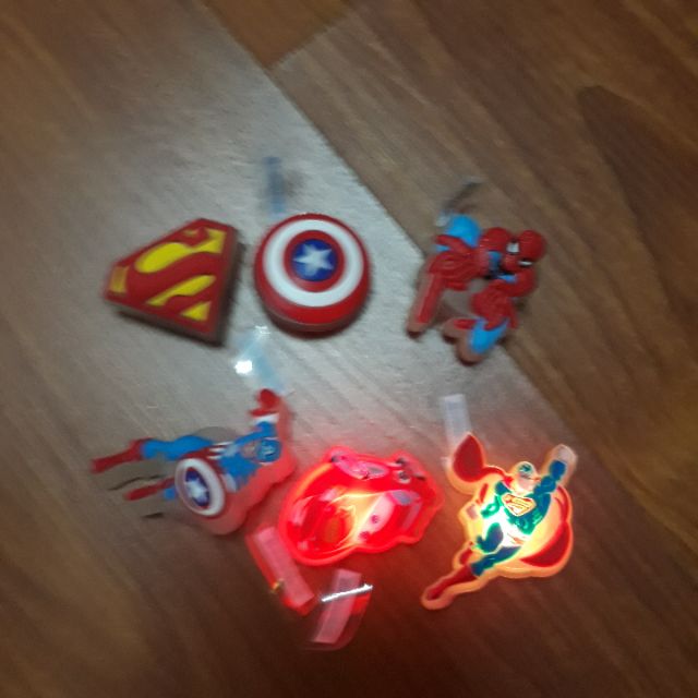 Jibit có đèn nhấp nháy chạy bằng pin