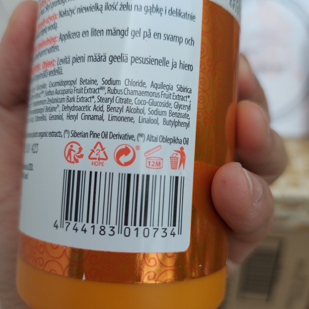 Sữa tắm dưỡng ẩm, bảo vệ da khỏi tia UV, tia cực tím Natura Siberica Shower Gel Vitamin For Skin LOVESKINCARE VN