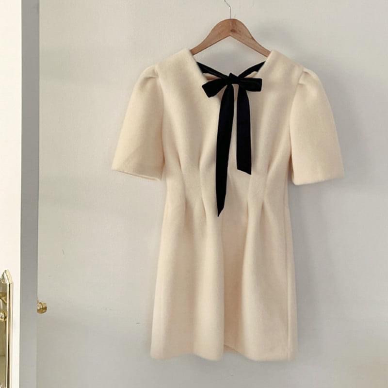 Váy be tiểu thư kèm nơ