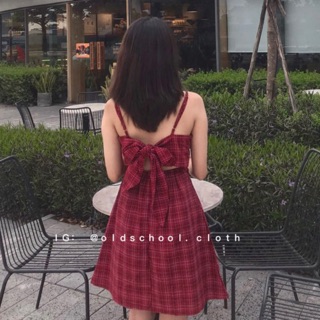 Váy kẻ ô đỏ thắt nơ lưng