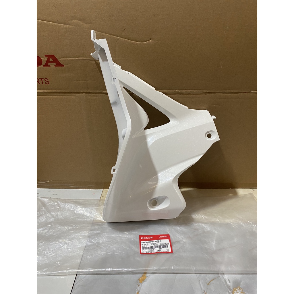 Ốp ống yếm bên trái HONDA WAVE S110, RS110 năm 2010-2011 màu Trắng. *NHB35M* 64450KWWA80ZG