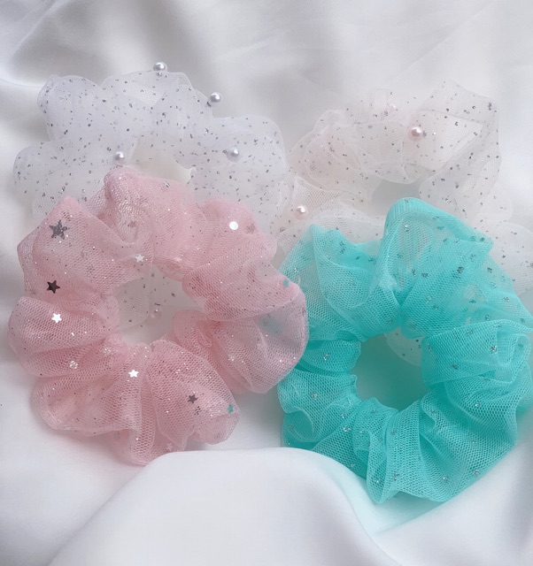 Cột tóc scrunchies sao ren