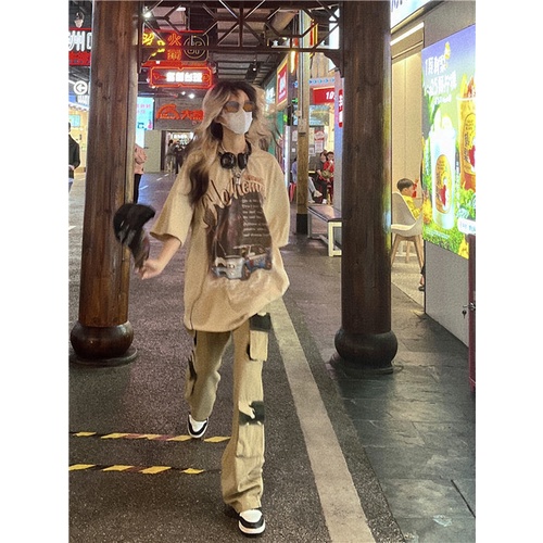 Áo Thun Ngắn Tay Cổ Tròn Form Rộng In Họa Tiết graffiti Phong Cách retro Dành Cho Nữ