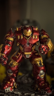 Mô hình Ironman HulkBuster - Đỏ