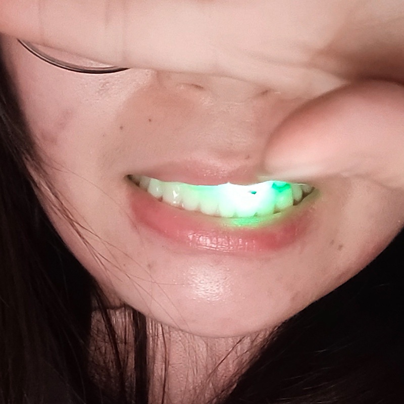 1 Răng Giả Có Đèn LED Phát Sáng Cho Halloween