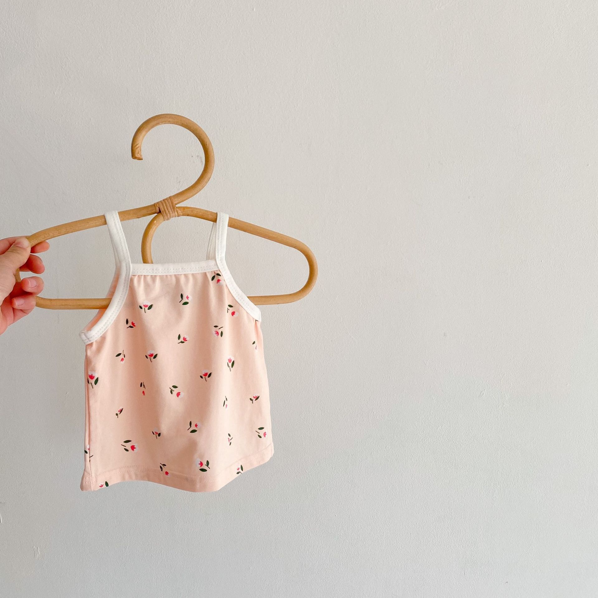 Bộ áo hai dây + quần đùi cotton màu kem mẫu 2021 thời trang mùa hè cho trẻ sơ sinh