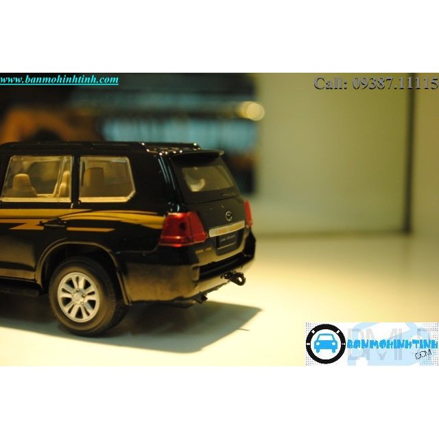 Mô hình xe Toyota Land Cruiser Black 1:32 Hotworks