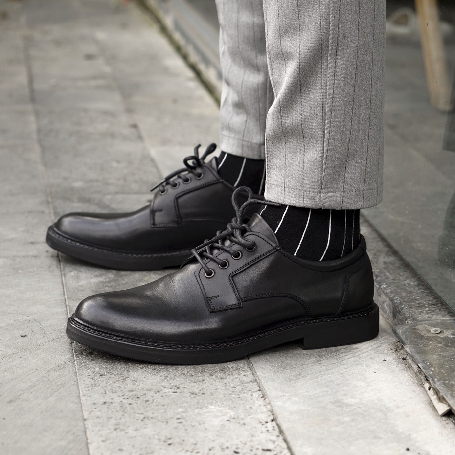 GIÀY DA NAM CÔNG SỞ DA BÒ CAO CẤP DERBY CATERPILLAR ĐEN MŨI TRÒN