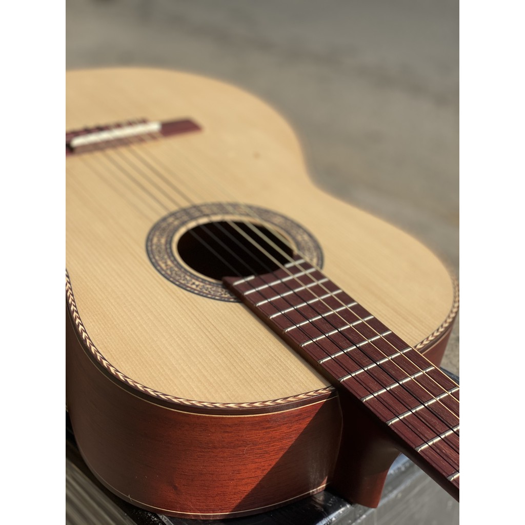 Đàn guitar classic gỗ hồng đào có ty viền bông lúa